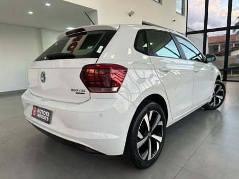 VOLKSWAGEN Polo Hatch 1.0 12V 4P 200 TSI  COMFORTLINE AUTOM�TICO, Foto 4