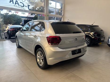 VOLKSWAGEN Polo Hatch 1.0 12V 4P 200 TSI  COMFORTLINE AUTOM�TICO, Foto 4
