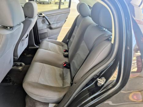 VOLKSWAGEN Polo Sedan 1.6 4P FLEX, Foto 17