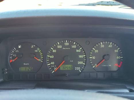 VOLKSWAGEN Santana 2.0 4P, Foto 3