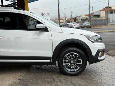 VOLKSWAGEN Saveiro 1.6 G7 CABINE DUPLA CROSS FLEX, Foto 4