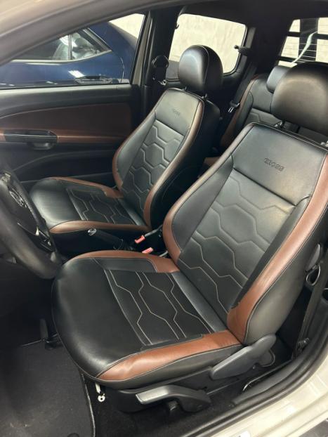 VOLKSWAGEN Saveiro 1.6 G7 CABINE DUPLA CROSS FLEX, Foto 9
