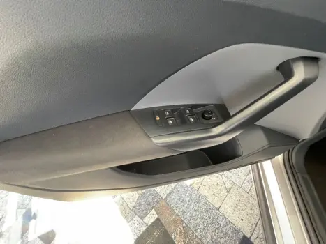 VOLKSWAGEN T-Cross 1.0 4P 200 TSI FLEX COMFORTLINE AUTOM�TICO, Foto 14