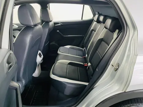 VOLKSWAGEN T-Cross 1.4 4P 250 TSI FLEX HIGHLINE AUTOM�TICO, Foto 9