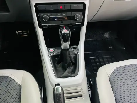 VOLKSWAGEN T-Cross 1.4 4P 250 TSI FLEX HIGHLINE AUTOM�TICO, Foto 15