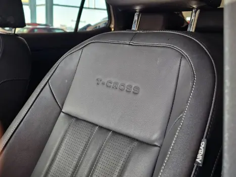 VOLKSWAGEN T-Cross 1.4 4P 250 TSI FLEX HIGHLINE AUTOM�TICO, Foto 14