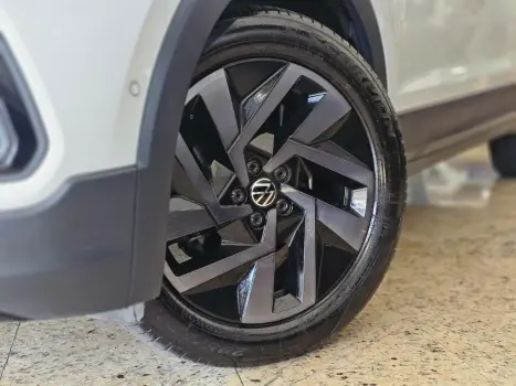 VOLKSWAGEN T-Cross 1.4 4P 250 TSI FLEX HIGHLINE AUTOM�TICO, Foto 16