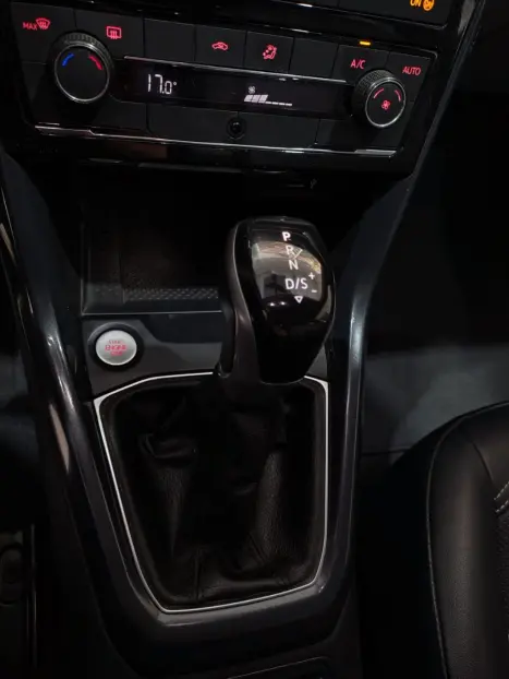 VOLKSWAGEN T-Cross 1.4 4P 250 TSI FLEX HIGHLINE AUTOM�TICO, Foto 13