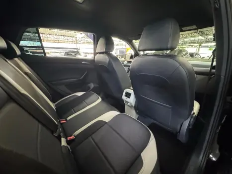 VOLKSWAGEN T-Cross 1.4 4P 250 TSI FLEX HIGHLINE AUTOM�TICO, Foto 14