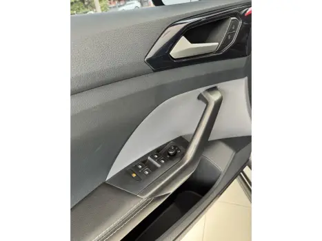 VOLKSWAGEN T-Cross 1.0 4P 200 TSI FLEX COMFORTLINE AUTOM�TICO, Foto 13