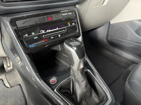 VOLKSWAGEN T-Cross 1.4 4P 250 TSI FLEX HIGHLINE AUTOM�TICO, Foto 17