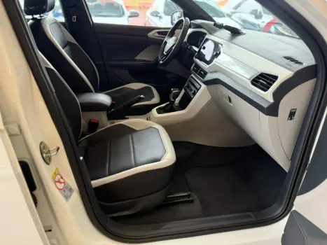 VOLKSWAGEN T-Cross 1.4 4P 250 TSI FLEX HIGHLINE AUTOM�TICO, Foto 13