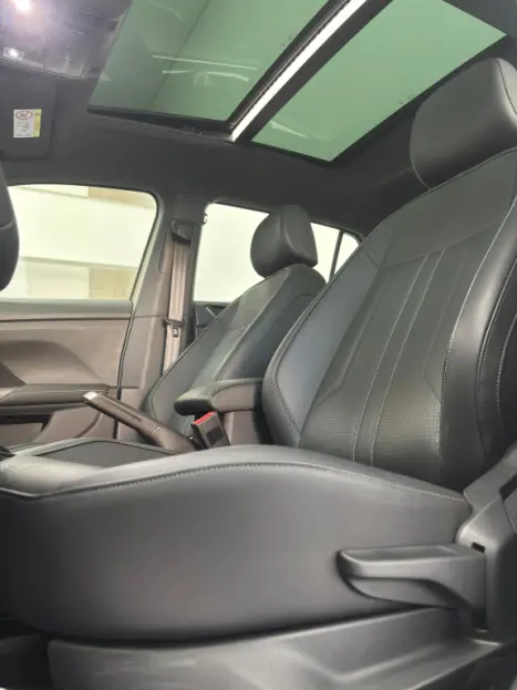 VOLKSWAGEN T-Cross 1.4 4P 250 TSI FLEX HIGHLINE AUTOM�TICO, Foto 8