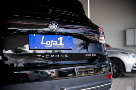 VOLKSWAGEN T-Cross 1.4 4P 250 TSI FLEX HIGHLINE AUTOM�TICO, Foto 6