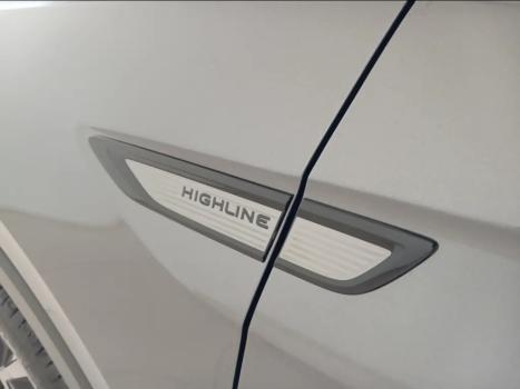VOLKSWAGEN T-Cross 1.4 4P 250 TSI FLEX HIGHLINE AUTOM�TICO, Foto 8