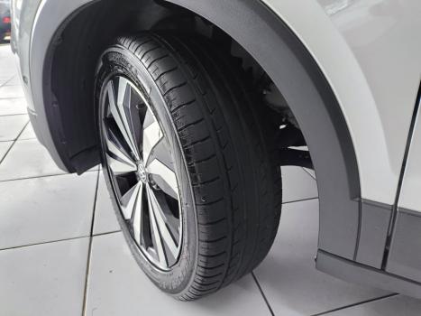 VOLKSWAGEN T-Cross 1.4 4P 250 TSI FLEX HIGHLINE AUTOM�TICO, Foto 16