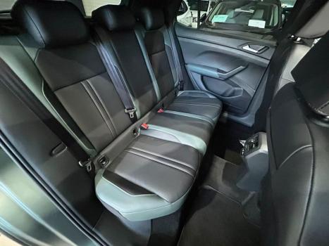 VOLKSWAGEN T-Cross 1.4 4P 250 TSI FLEX EXTREME HIGHLINE AUTOM�TICO, Foto 13