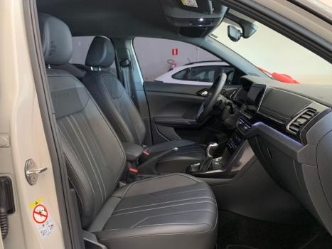 VOLKSWAGEN T-Cross 1.4 4P 250 TSI FLEX HIGHLINE AUTOM�TICO, Foto 14