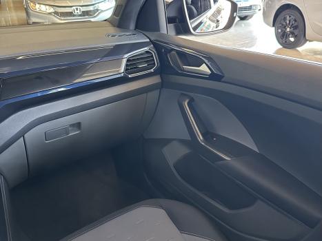 VOLKSWAGEN T-Cross 1.0 4P 200 TSI FLEX COMFORTLINE AUTOM�TICO, Foto 19