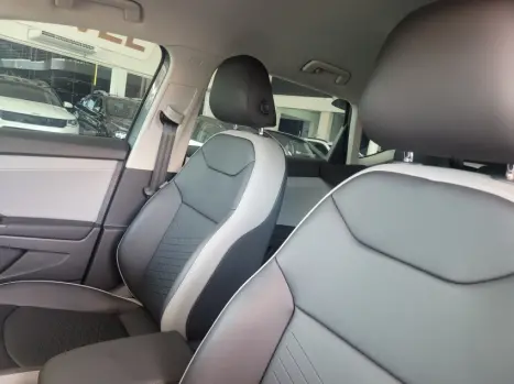 VOLKSWAGEN Taos 1.4 16V 4P FLEX 250 TSI COMFORTLINE AUTOM�TICO, Foto 14