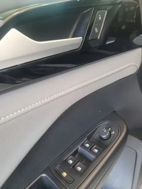 VOLKSWAGEN Taos 1.4 16V 4P FLEX 250 TSI COMFORTLINE AUTOM�TICO, Foto 15