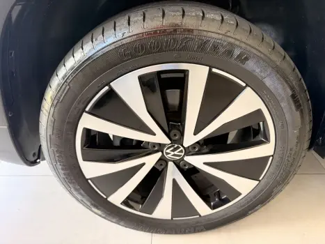 VOLKSWAGEN Taos 1.4 16V 4P FLEX 250 TSI HIGHLINE AUTOM�TICO, Foto 13