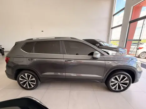 VOLKSWAGEN Taos 1.4 16V 4P FLEX 250 TSI HIGHLINE AUTOM�TICO, Foto 14