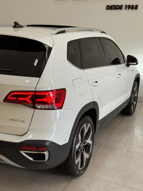 VOLKSWAGEN Taos 1.4 16V 4P FLEX 250 TSI HIGHLINE AUTOM�TICO, Foto 14