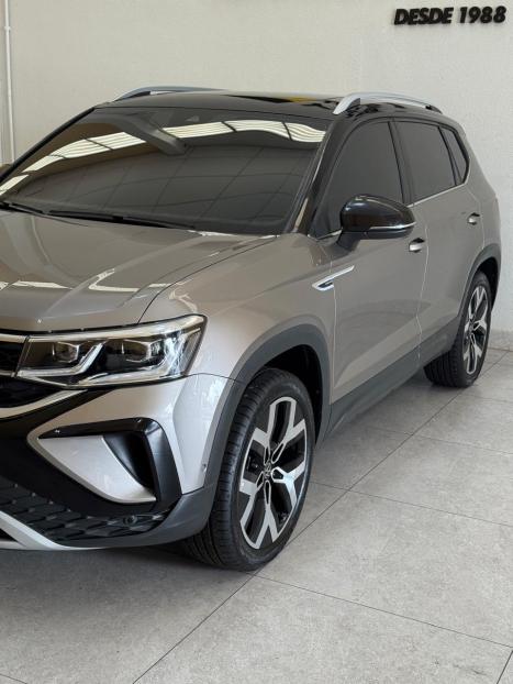 VOLKSWAGEN Taos 1.4 16V 4P FLEX 250 TSI HIGHLINE AUTOM�TICO, Foto 4