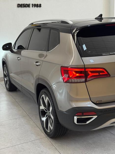 VOLKSWAGEN Taos 1.4 16V 4P FLEX 250 TSI HIGHLINE AUTOM�TICO, Foto 14