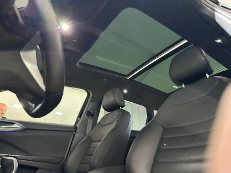 VOLKSWAGEN Taos 1.4 16V 4P FLEX 250 TSI HIGHLINE AUTOM�TICO, Foto 15