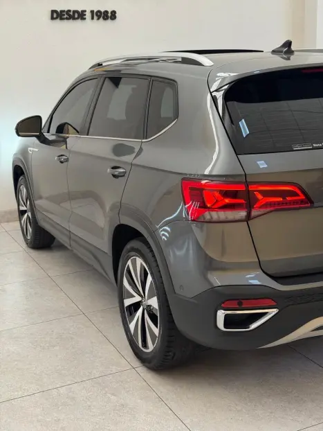 VOLKSWAGEN Taos 1.4 16V 4P FLEX 250 TSI HIGHLINE AUTOM�TICO, Foto 13