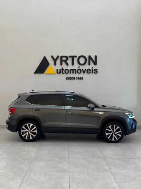 VOLKSWAGEN Taos 1.4 16V 4P FLEX 250 TSI HIGHLINE AUTOM�TICO, Foto 16