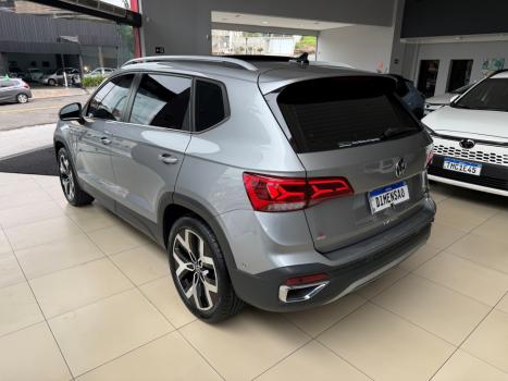 VOLKSWAGEN Taos 1.4 16V 4P FLEX 250 TSI HIGHLINE AUTOM�TICO, Foto 3