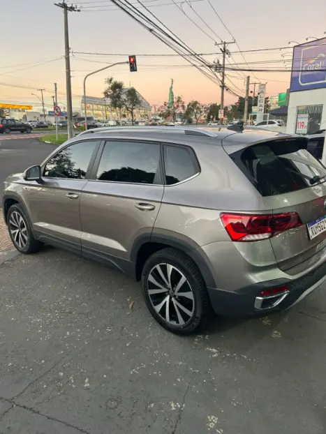 VOLKSWAGEN Taos 1.4 16V 4P FLEX 250 TSI HIGHLINE AUTOM�TICO, Foto 4