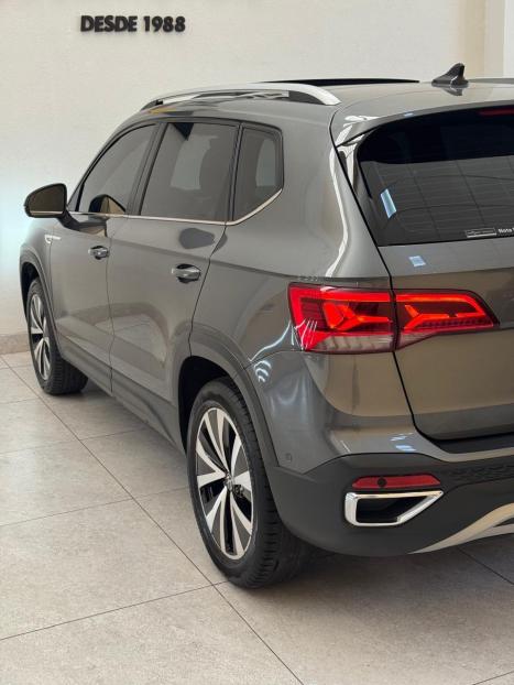 VOLKSWAGEN Taos 1.4 16V 4P FLEX 250 TSI HIGHLINE AUTOM�TICO, Foto 13