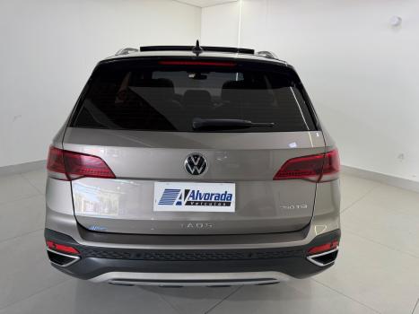 VOLKSWAGEN Taos 1.4 16V 4P FLEX 250 TSI HIGHLINE AUTOM�TICO, Foto 15