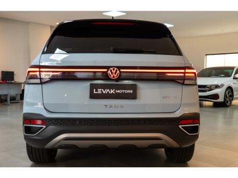 VOLKSWAGEN Taos 1.4 16V 4P FLEX 250 TSI HIGHLINE AUTOM�TICO, Foto 4