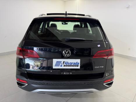 VOLKSWAGEN Taos 1.4 16V 4P FLEX 250 TSI HIGHLINE AUTOM�TICO, Foto 14