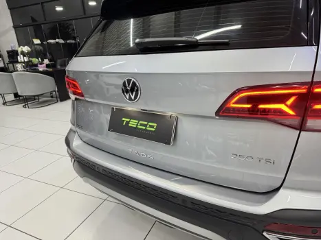 VOLKSWAGEN Taos 1.4 16V 4P FLEX 250 TSI HIGHLINE AUTOM�TICO, Foto 24