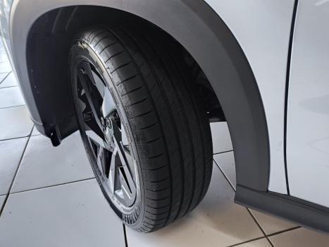 VOLKSWAGEN Tera 1.0 12V 4P 170 TSI HIGH AUTOM�TICO, Foto 13