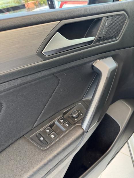 VOLKSWAGEN Tiguan 1.4 250 TSI TOTAL FLEX ALLSPACE COMFORTLINE TURBO AUTOMTICO TIPTRONIC, Foto 14