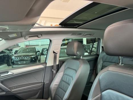 VOLKSWAGEN Tiguan 1.4 250 TSI TOTAL FLEX ALLSPACE COMFORTLINE TURBO AUTOM�TICO TIPTRONIC, Foto 9