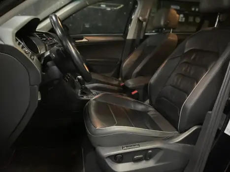 VOLKSWAGEN Tiguan 1.4 16V 4P TSI TURBO DSG AUTOM�TICO, Foto 13