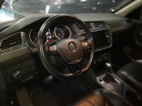 VOLKSWAGEN Tiguan 1.4 16V 4P TSI TURBO DSG AUTOM�TICO, Foto 14