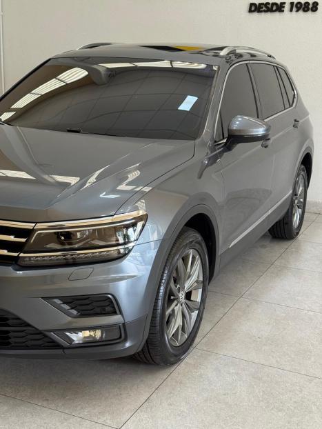 VOLKSWAGEN Tiguan 1.4 250 TSI TOTAL FLEX ALLSPACE COMFORTLINE TURBO AUTOM�TICO TIPTRONIC, Foto 5