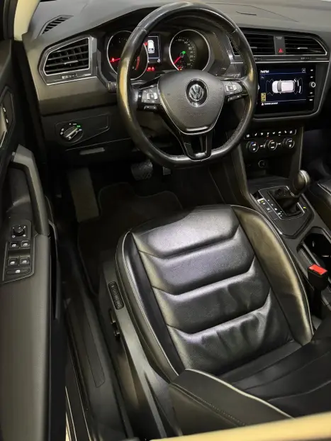 VOLKSWAGEN Tiguan 1.4 250 TSI TOTAL FLEX ALLSPACE COMFORTLINE TURBO AUTOM�TICO TIPTRONIC, Foto 7