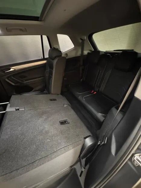 VOLKSWAGEN Tiguan 1.4 250 TSI TOTAL FLEX ALLSPACE COMFORTLINE TURBO AUTOM�TICO TIPTRONIC, Foto 10