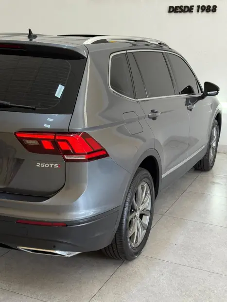 VOLKSWAGEN Tiguan 1.4 250 TSI TOTAL FLEX ALLSPACE COMFORTLINE TURBO AUTOM�TICO TIPTRONIC, Foto 12