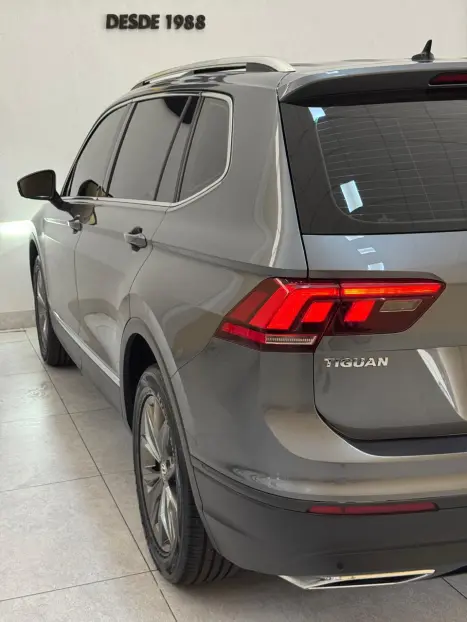 VOLKSWAGEN Tiguan 1.4 250 TSI TOTAL FLEX ALLSPACE COMFORTLINE TURBO AUTOM�TICO TIPTRONIC, Foto 13